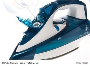 Bügeleisen mit Dampfdüsen