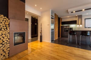 Kamin mit Holz