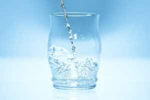 Wasser, Glas