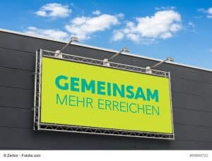 Werbebanner mit der Aufschrift Gemeinsam mehr erreichen