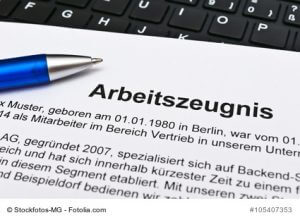 Arbeitszeugnis mit Tastatur