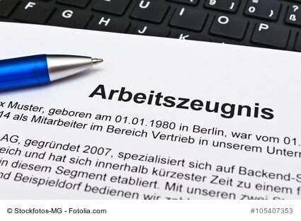 Arbeitszeugnis mit Tastatur