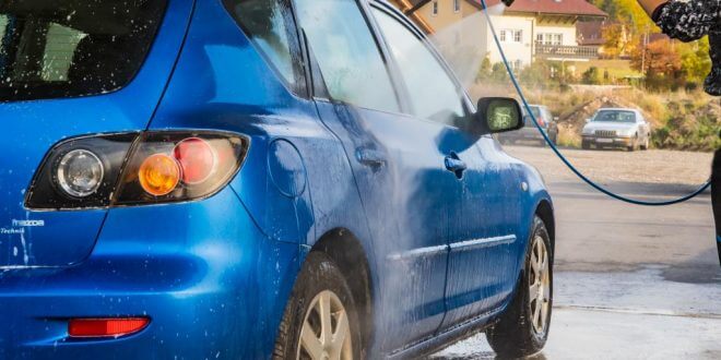 Auto waschen mit diesen Tipps